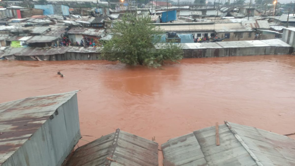 Wakenya, 40+ Kenyans died from the floods in Mathare on Tuesday, & many more have no place to sleep. We have a tent where we are providing meals & kindly ask for support for them. To donate call: 0791334684. Or send to Paybill 4060187 & Account MSJC. shorturl.at/gxJM1