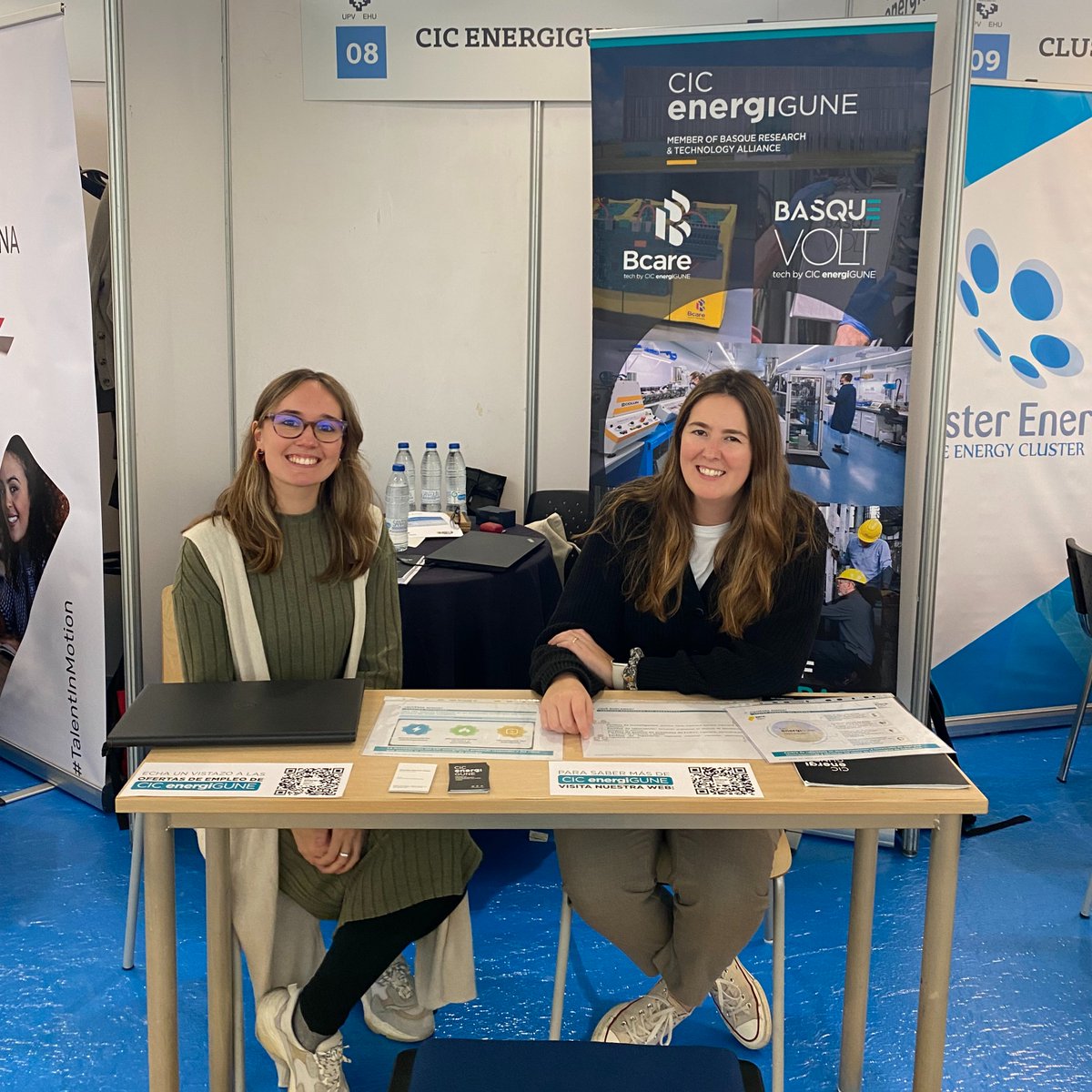 📢 Hoy, nuestras compañeras de People, Sara y Mercedes, están en el Foro de Empleo en el Centro Ignacio María Barriola del Campus de Gipuzkoa de la @upvehu . ¡Pásate para conocer más sobre trabajar en CIC energiGUNE!