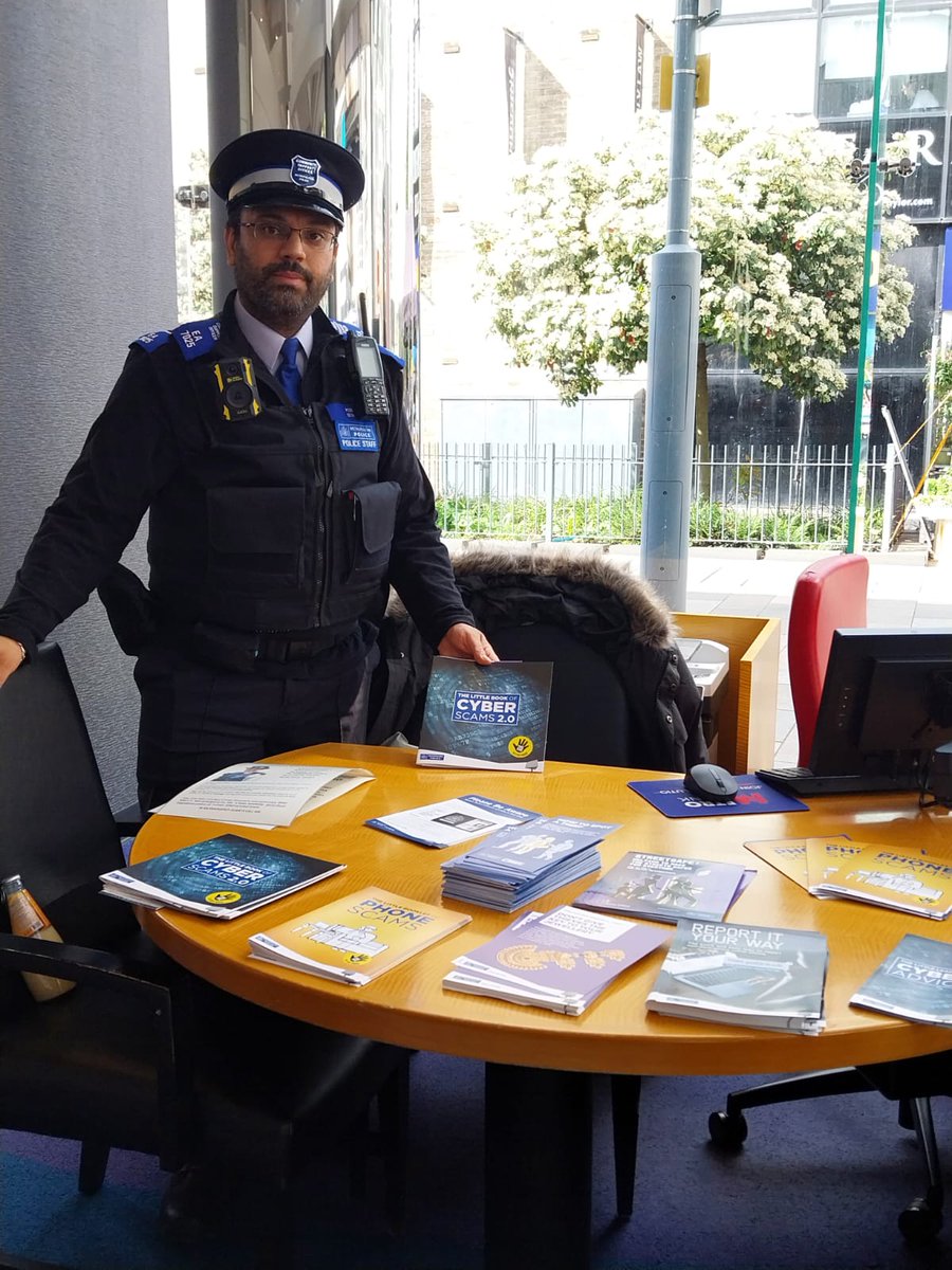 Ilford Town ward officers engaged with members of the public at Metro Bank in Ilford, Crime Prevention advice was given along with how to stay safe when out and about. Cyber security training was given to Metro Bank colleagues and members of the public.