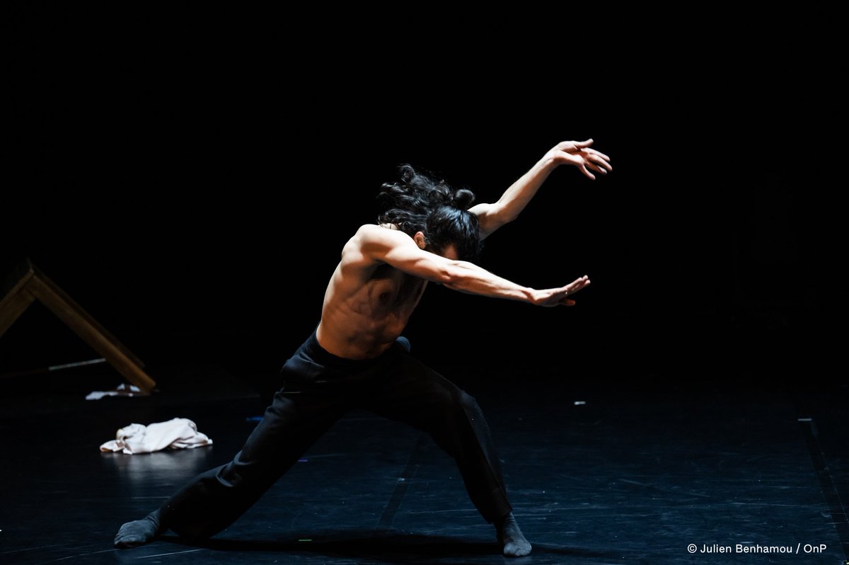 #DanseursChorégraphes #Programme2 Du 19 au 20 avril, Florimond Lorieux, Antonin Monié, Loup Marcault-Derouard, Takeru Coste, Julien Guillemard et Yvon Demol ont présenté leurs créations chorégraphiques à l’Amphithéâtre Olivier Messiaen de l’Opéra Bastille. bit.ly/3Wkkbg5