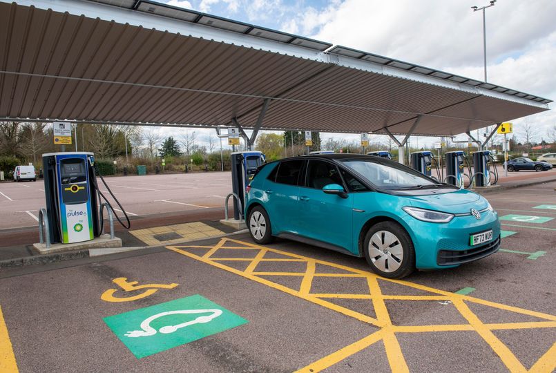 📣📣 LAST CHANCE to have your say 📣📣 Give us your thoughts on potential future EV charger locations in #Nottingham Survey closes tomorrow 👉online1.snapsurveys.com/interview/96a8…