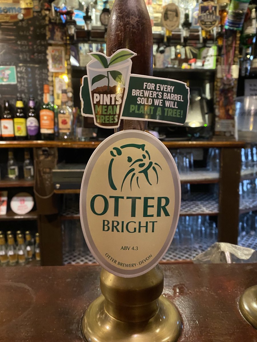 A Bright start to the day and plant a tree at the same time 👍🍺 on the bar now😋😋🎉 ⁦@YoungsPubs⁩ ⁦@otterbrewery⁩ ⁦@CAMRA_Official⁩ ⁦@VisitBristol⁩ #beer #ale #beergarden #bristol