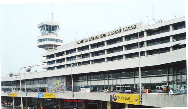 BREAKING: Fire Outbreak At Lagos Airport Disrupts Flight Operations | Sahara Reporters bit.ly/3UdfMss