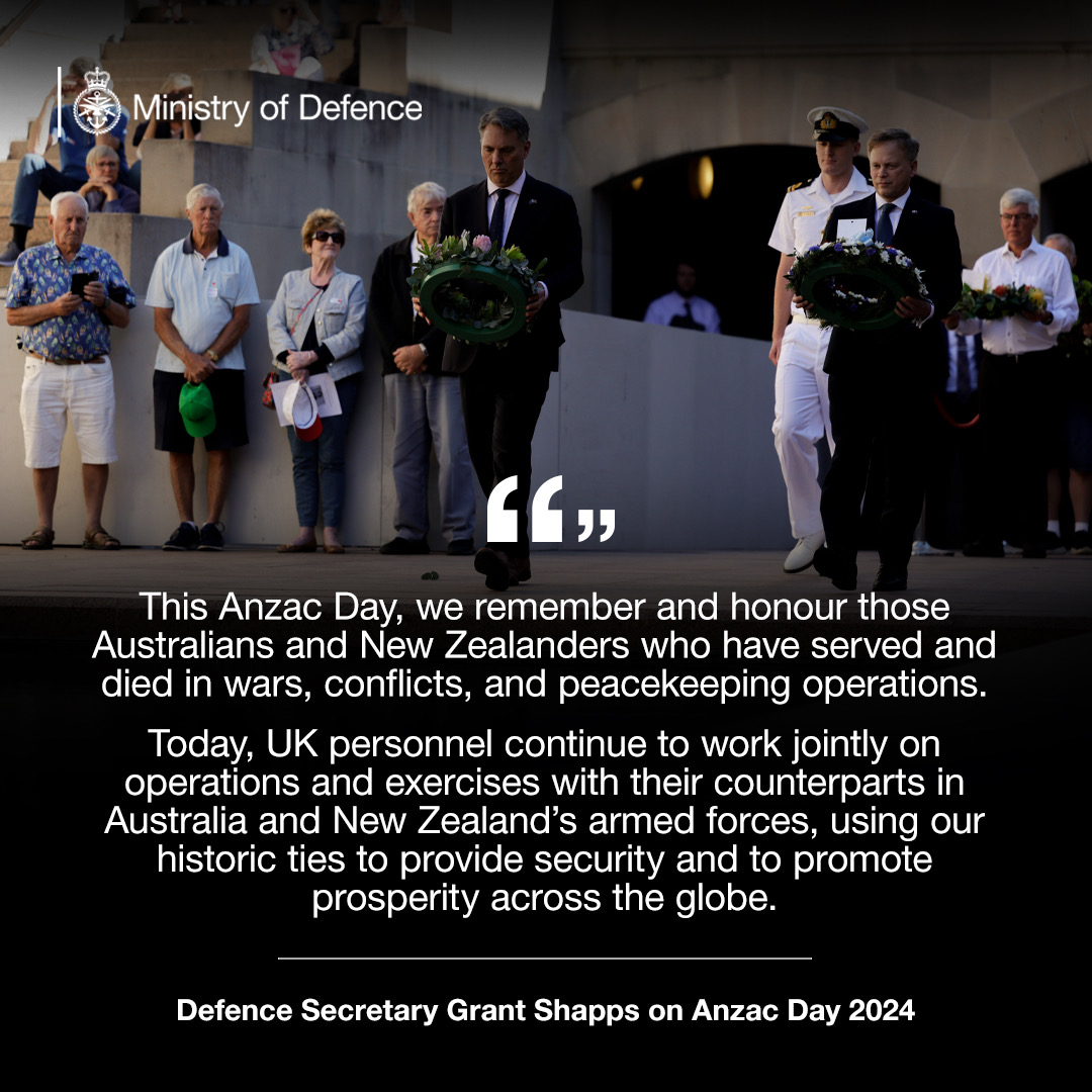 Today is #AnzacDay, when we remember those from Australia and New Zealand who lost their lives serving in the Armed Forces. Defence Secretary @GrantShapps has paid tribute to the lasting defence relationship between our nations. #WeWillRememberThem