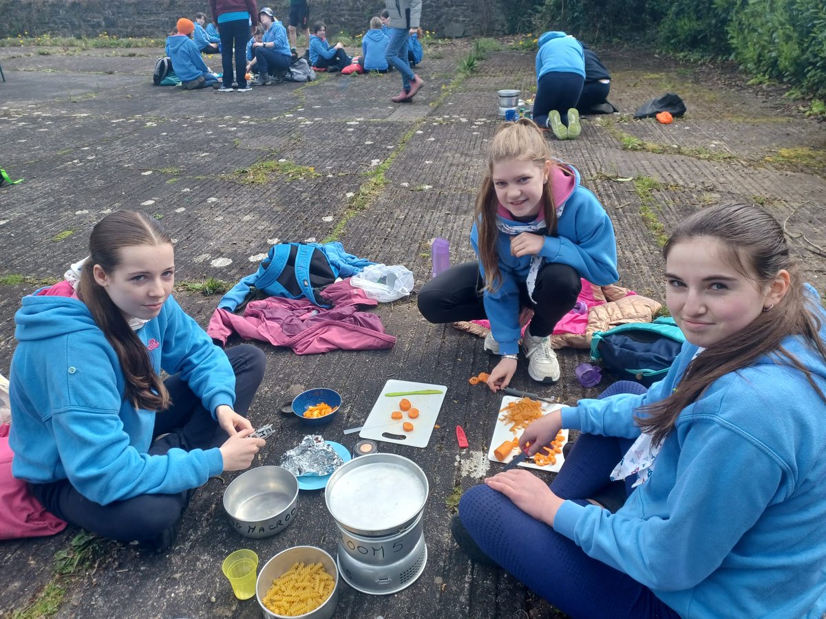 🍳 Ardilaun Guides had a sizzling Cook Out day last Saturday with Boherbue and Blarney Guide Units! Who doesn't love good food and great company? 😊 #IrishGirlGuides #GivingGirlsConfidence #GirlGuides #GirlGuidesIreland