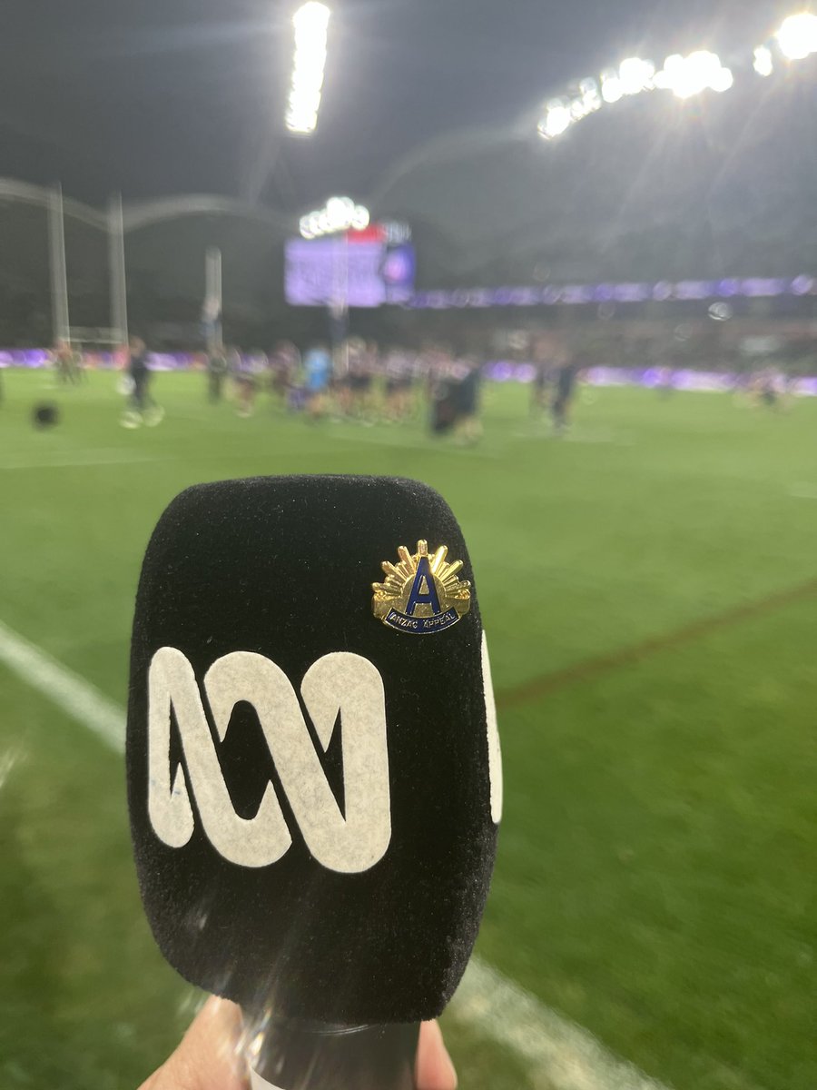 Lest we forget 🌺

Thank you. 

Ready to go for #ANZAC #nrlstormrabbitohs @abc_sport with @glen006 @ryanhoffman12 

We are lucky to celebrate sport and remember all those who have served and are serving.