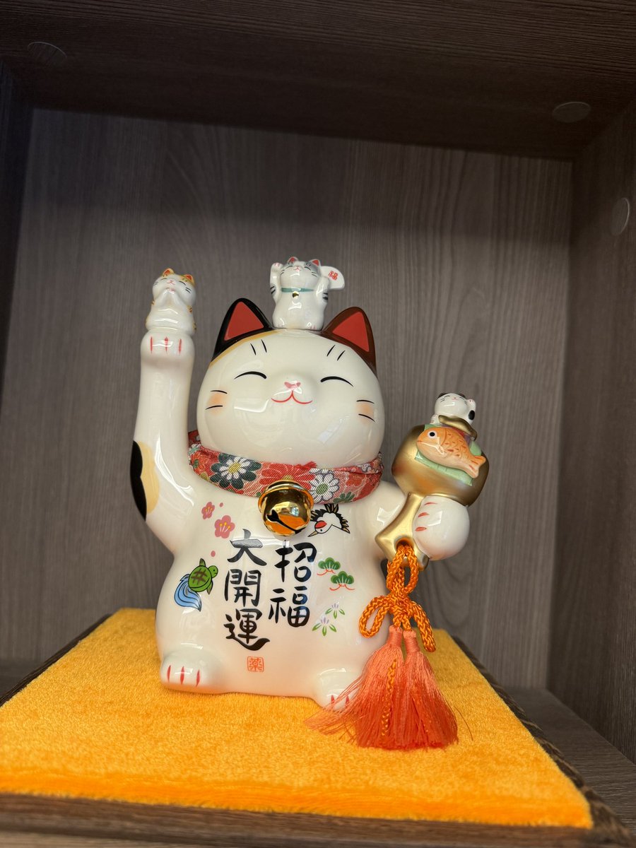 simple_77777's tweet photo. 无敌招财猫 #MANEKI https://t.co/WcRoKBRP3h