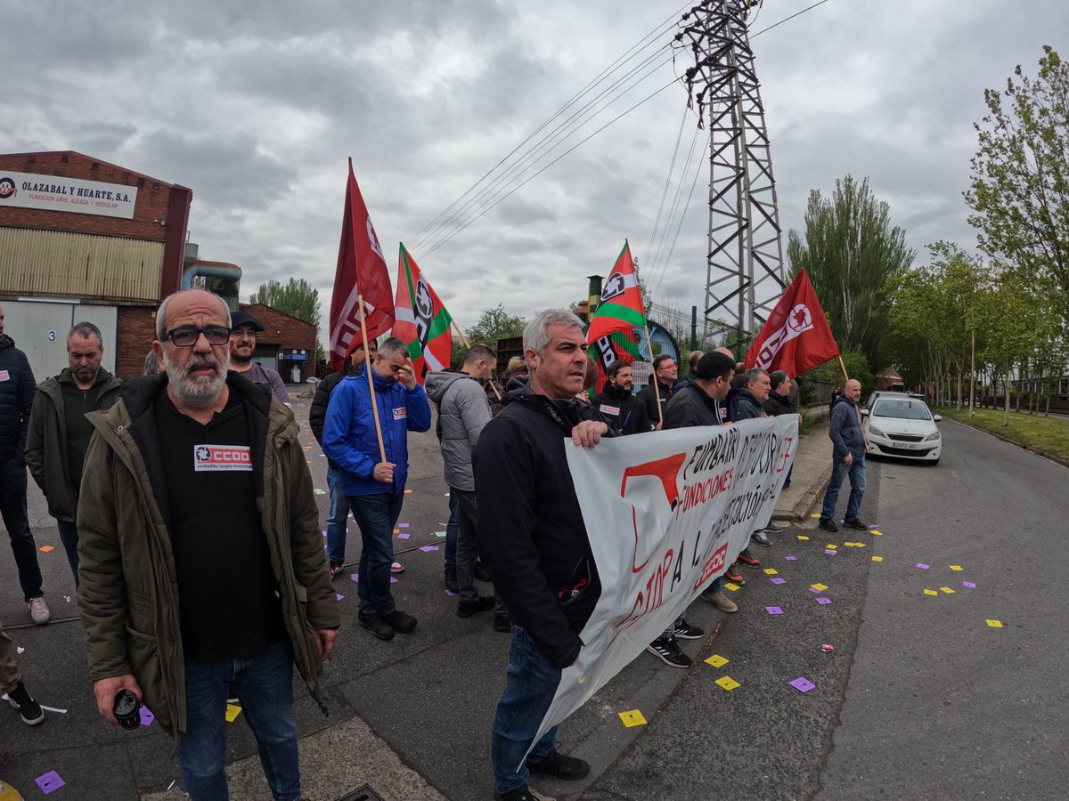 CCOOindustria's tweet photo. 🔴FUMBARRIn despidorik ez🔴
👉🏼Concentración en Olazabal y Huarte (Gasteiz) frente a los despidos y la persecución sindical en FUMBARRI.
▪️Jazarpen sindikalik ez!
⚠️Ez FUMBAARRIn ez inun! https://t.co/wIMS7SRHP2