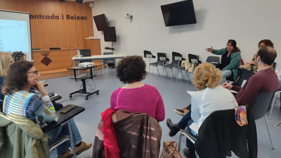 Inicialment el grup està configurat per representants dels departaments municipals d’Educació i Cultura i Patrimoni, @bibsmir, el Museu i l’Arxiu Municipal, @SE_Montcada o l’institut Montserrat Miró, entre d'altres.

Per sol·licitar la incorporació al grup: nruiz@montcada.org.