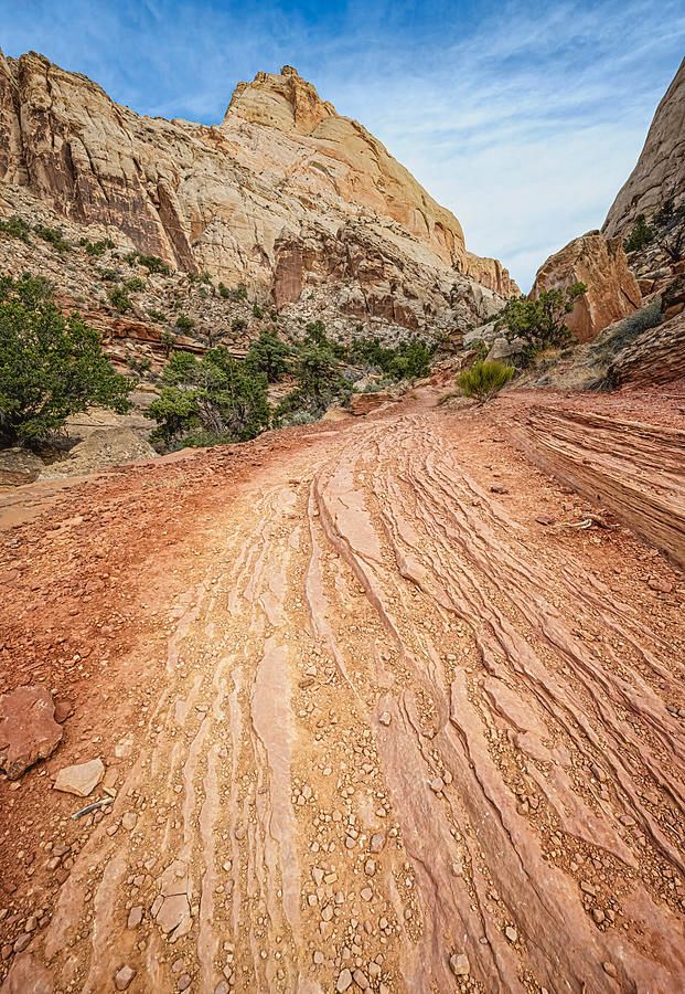 Rock Formations in Capitol Reef National Park Utah II! buff.ly/4b9cRrM #capitolreef #rockformations #NationalPark #hiking #landscapephotography #landscapes @joancarroll