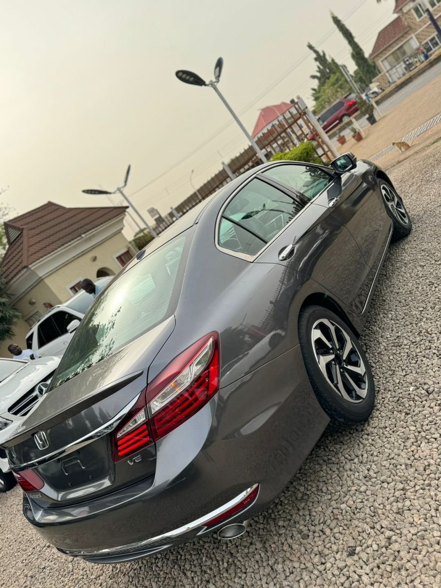 2017 HONDA ACCORD EXL FOR JUST 16.5M