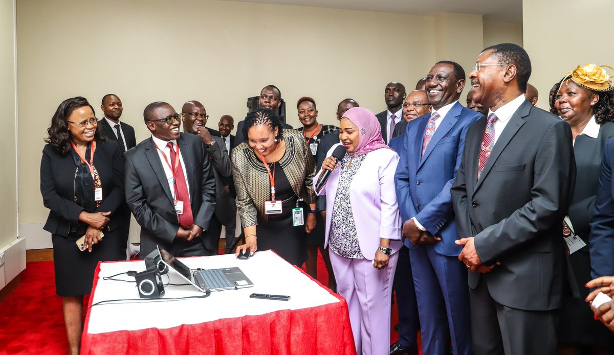 The President @WilliamsRuto exiting the Bunge Tower after a guided tour of the Health club, modern Library, Committee room and Members office.He was accompanied Deputy President @rigathi ,PSC chair and Speaker National Assembly @HonWetangula ,Senate Speaker @HonAmasonKingi .