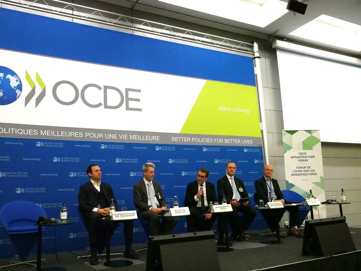 Last week, Rob Arnold, Sustainability Research Director #EDHECRiskClimate joined an esteemed panel at the @OECD #Infrastructure Forum on 'Reporting standards to address resilience for investors.' 🔁 To watch the full replay click here 👉climateimpact.edhec.edu/news/rob-arnol… #OECDinfra