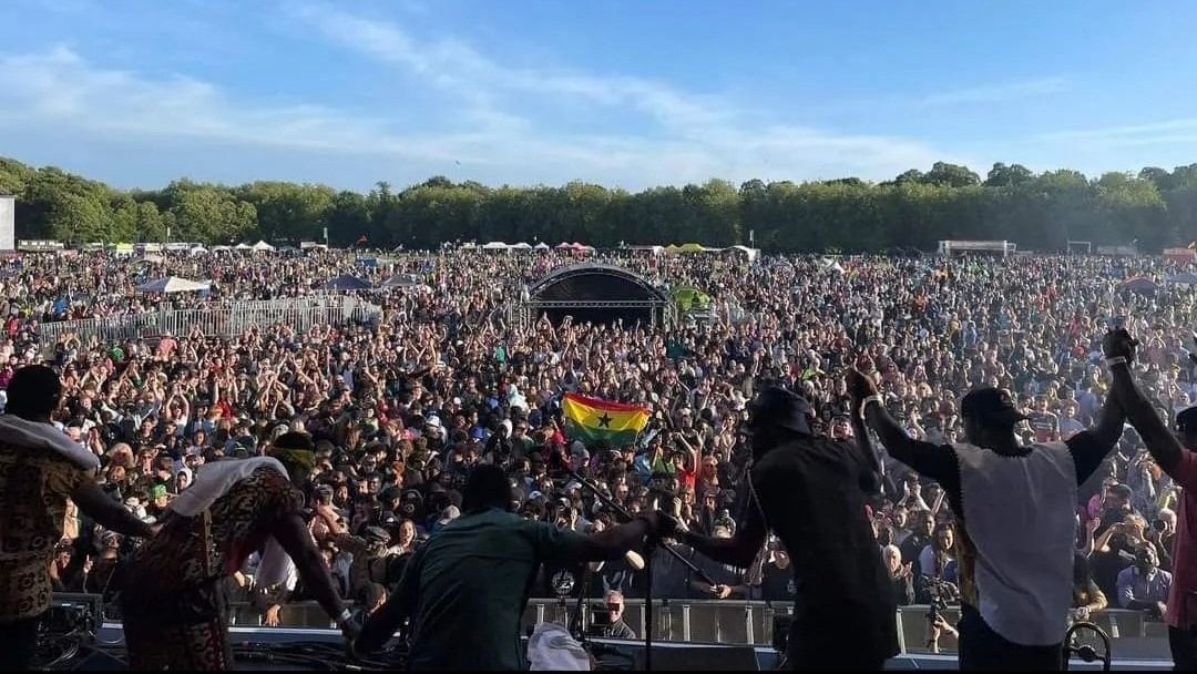 #Festival | 📆 There's just two months to go until @africaoye! 🎉 @JulianMarley, the son of music legend Bob Marley and a female supergroup, Les Amazones d’Afrique, will headline the acclaimed festival this summer. 🎶 22 + 23 June 2024. Save the date! bit.ly/42CVfBg