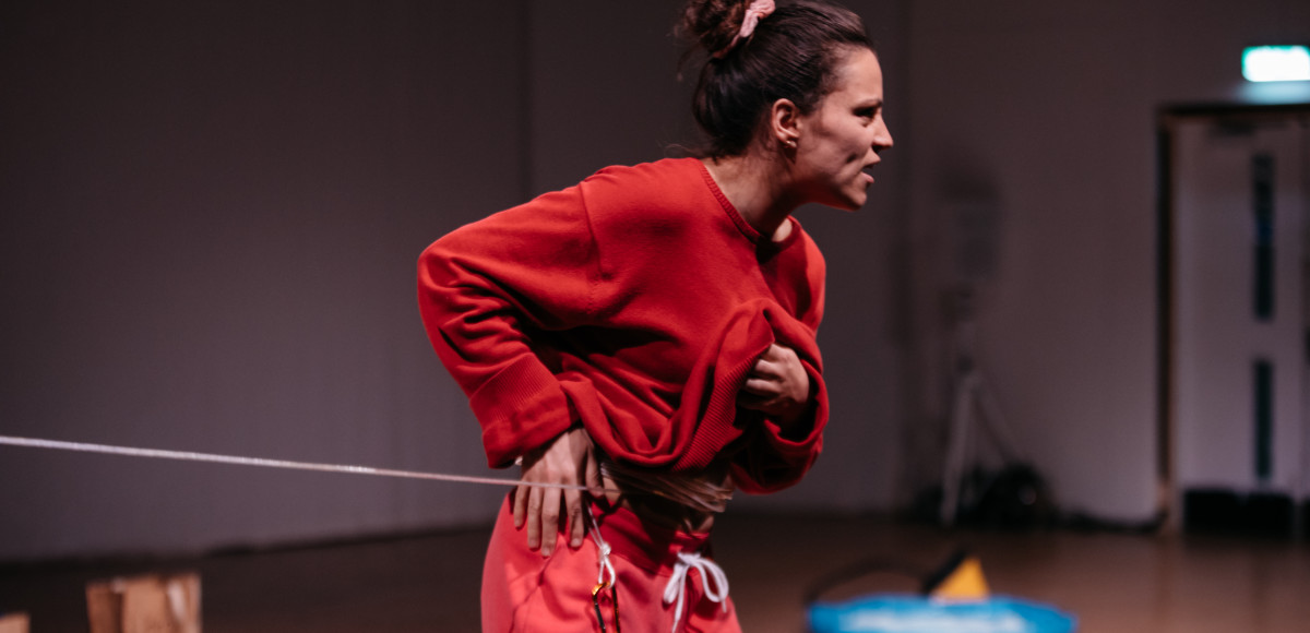 📅09.05. Mainz - MUSTARD by @EvaO_Connor will be onstage at @StaatstheaterMZ . Produced by @fishamble, this one-woman-show has been described as 'part Fleabag, part Marina Abramovic, it straddles the line between theatre and performance art.' @culture_ireland @irlembberlin