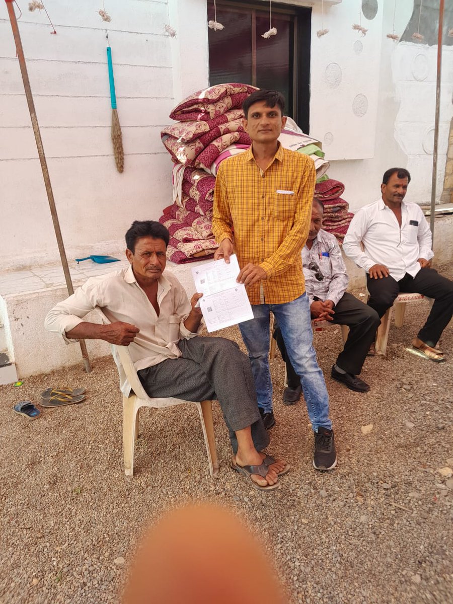 VIS and Voter Guide Distribution To Electors by BLOs.BLOs are Inviting Voters to Vote on Poll Day.#Elections2024 #ChunavKaParv #DeshKaGarv #IVote4Sure @ECISVEEP @CEOGujarat @collectorjunag @collectorgirsom @RACGirsomnath @GS_DEO_Office @MamlatdarTalala @mamlatdarsutra1