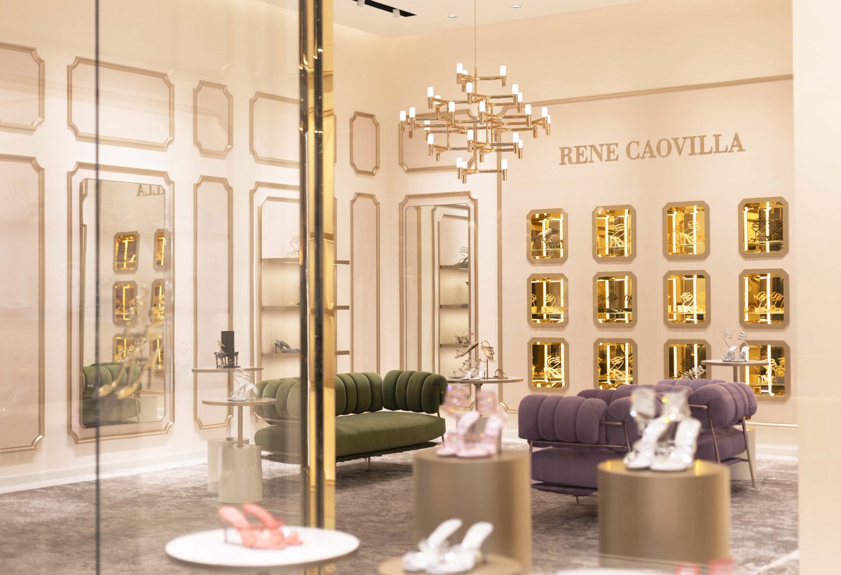 HavelockOne's tweet photo. Managing the high-end finishes specified by @rene_caovilla for its debut luxury boutique at Marassi Galleria was embraced with confidence by our Bahrain fit out team.
Read more: https://t.co/P6zyQ0MfmP
#ReneCaovilla #MarassiGalleria #LuxuryFashion #LuxuryRetail #TurnkeyFitout https://t.co/jJyTUPJI8z