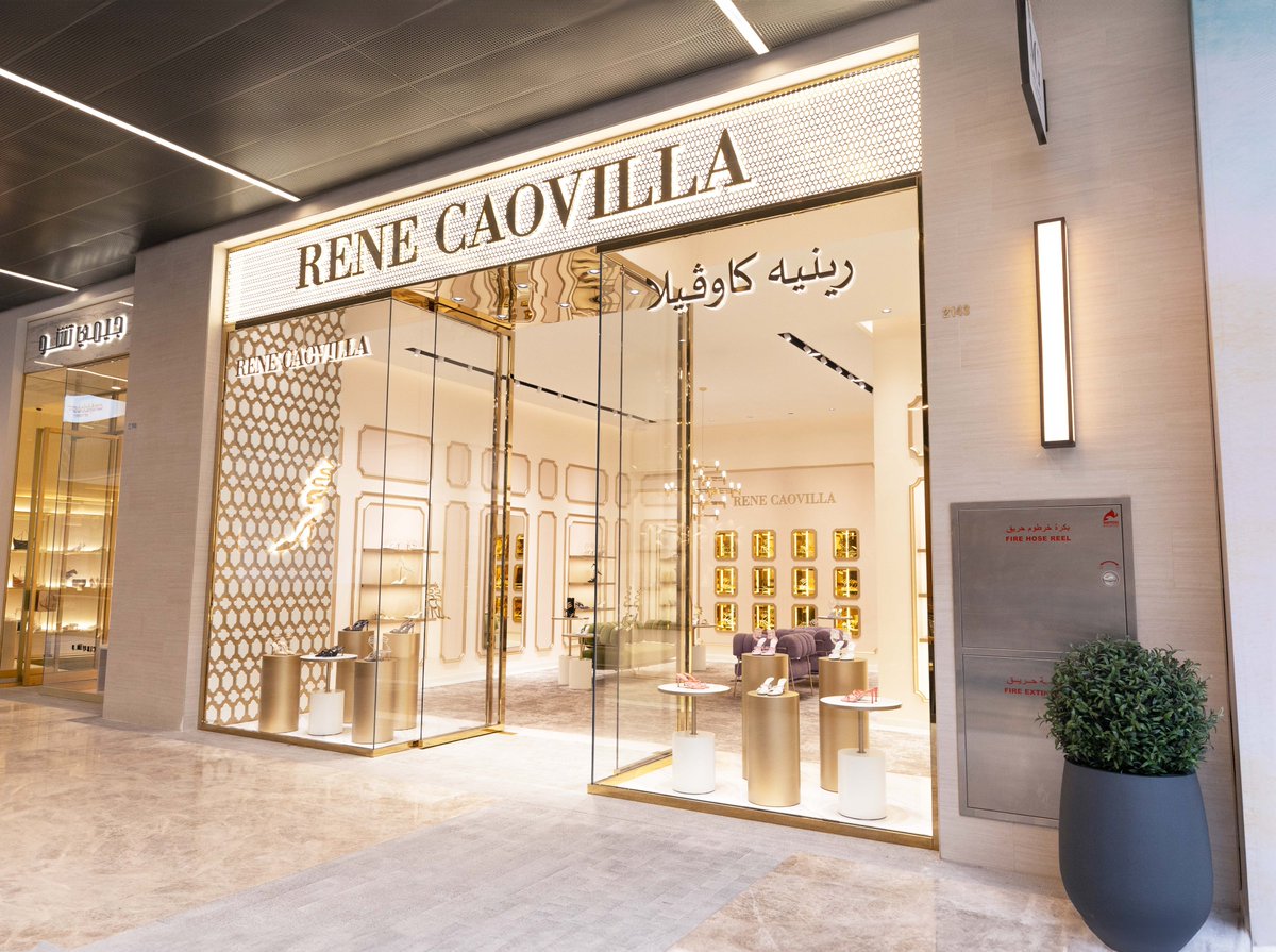 HavelockOne's tweet photo. Managing the high-end finishes specified by @rene_caovilla for its debut luxury boutique at Marassi Galleria was embraced with confidence by our Bahrain fit out team.
Read more: https://t.co/P6zyQ0MfmP
#ReneCaovilla #MarassiGalleria #LuxuryFashion #LuxuryRetail #TurnkeyFitout https://t.co/jJyTUPJI8z