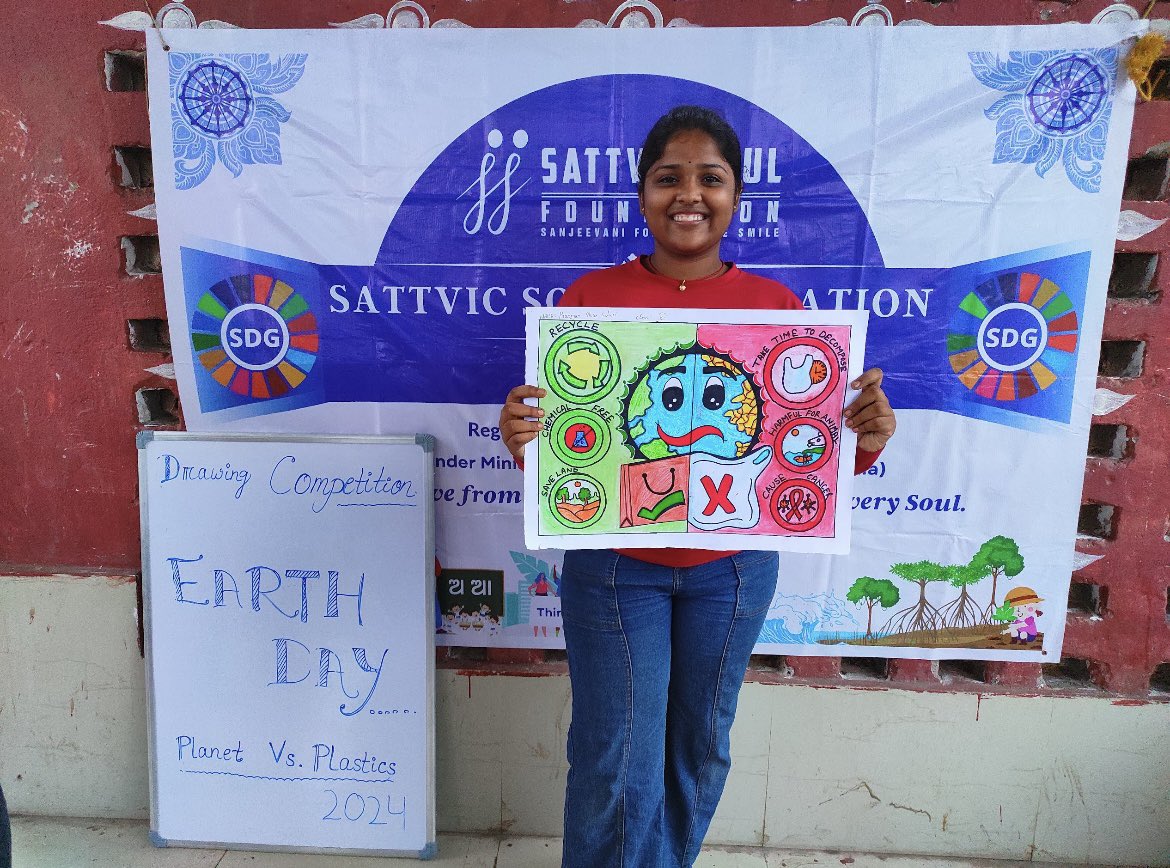 On the occasion of #WorldEarthDay ,a drawing competition was organized by @SATTVIC_SOUL at Sandhakud, #Paradip 

Let’s aware everyone🤗

#WorldEarthDay2024 #PlanetVsPlastic #Drawingfor environment🌍 

@ForestDeptt @CollectorJspur @earthdayindia @WWFINDIA @SDGOdisha @timesofindia