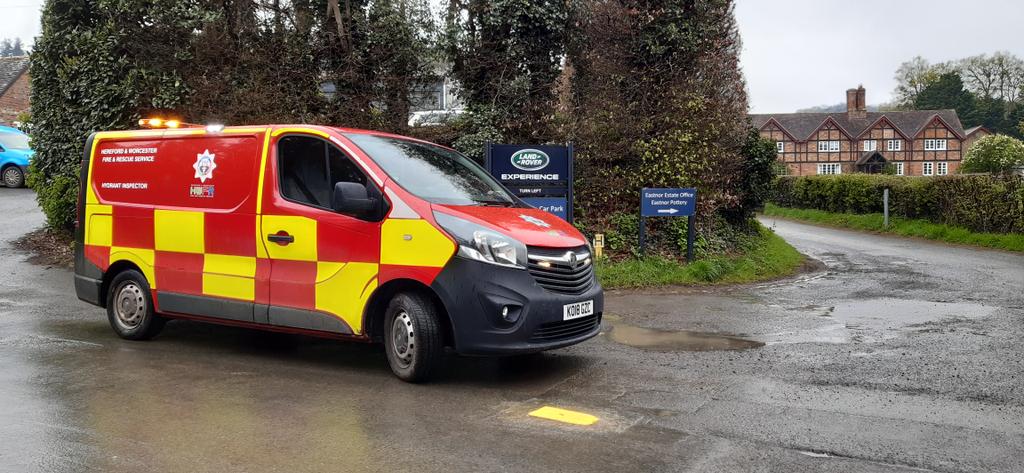 HWFRSHydrants's tweet photo. Moved on to Ledbury and surrounding  areas now. There will be campers and festival events around here soon so it's good to know there's a good water supply  if the need should arise.......hopefully  not🤞

Please don't use barbecues on the Malvern hills. https://t.co/gwIrUN4NjR