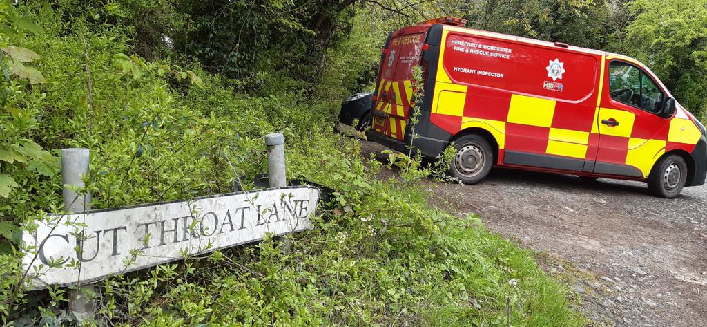 HWFRSHydrants's tweet photo. Moved on to Ledbury and surrounding  areas now. There will be campers and festival events around here soon so it's good to know there's a good water supply  if the need should arise.......hopefully  not🤞

Please don't use barbecues on the Malvern hills. https://t.co/gwIrUN4NjR