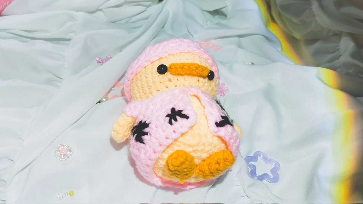 chivalru's tweet photo. t. wts lfb niki duck keychain charm  crochet enhypen ph https://t.co/78CTcv2yzY