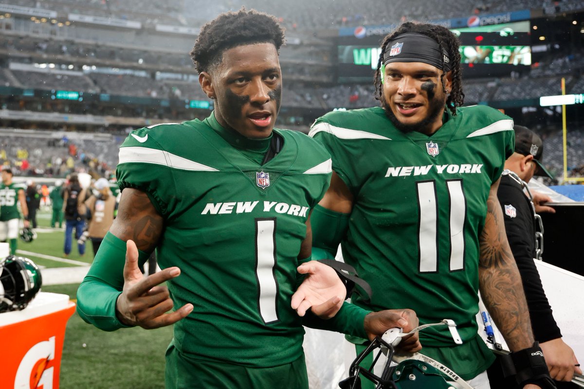 Mirror NFL tweet media