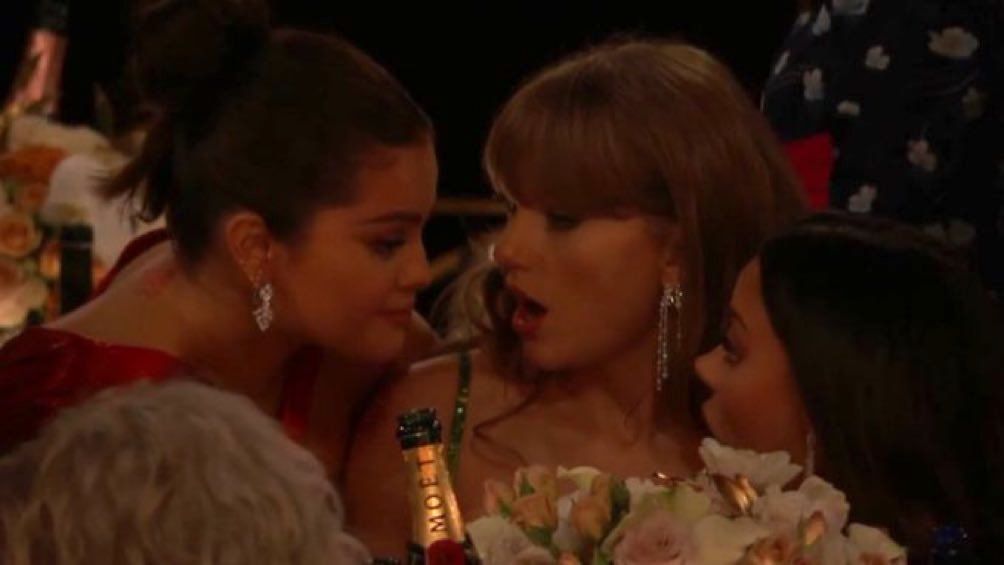 distriBind tweet media