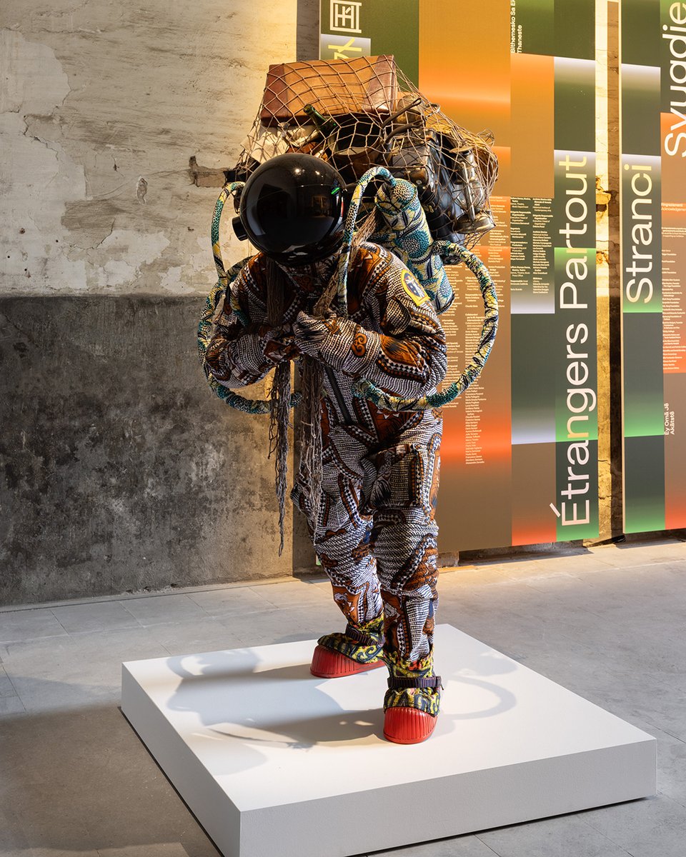 Yinka Shonibare CBE RA's 'Refugee Astronaut VIII' is on view now at the 60th International Art Exhibition of La Biennale di Venezia, 'Foreigners Everywhere'.⁠ Read Frieze's review: frieze.com/article/venice…