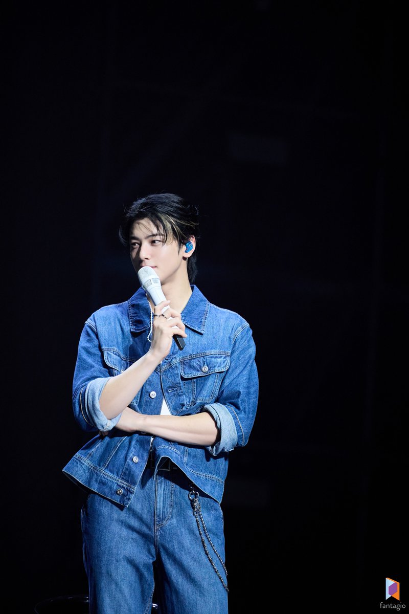 Q and A with #ChaEunWoo ahead of his fan concert 2024 Just One 10 Minute [Mystery Elevator] in Hong Kong

stararena.co/2024/04/25/q-a…

#차은우 #車銀優 #아스트로 #ASTRO #아로하 #AROHA #JUSTONE10MINUTE
#MysteryElevator #CHAEUNWOOinHK