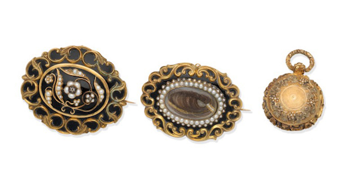 Did you catch Aurélia Turrall's latest Jewellery Pick?

Aurélia came across a lovely collection of #antiquejewels, with an onyx mourning brooch dating back to 1854 catching her eye!

Learn more about this collection: bit.ly/49KMgQy

#InsuranceValuations