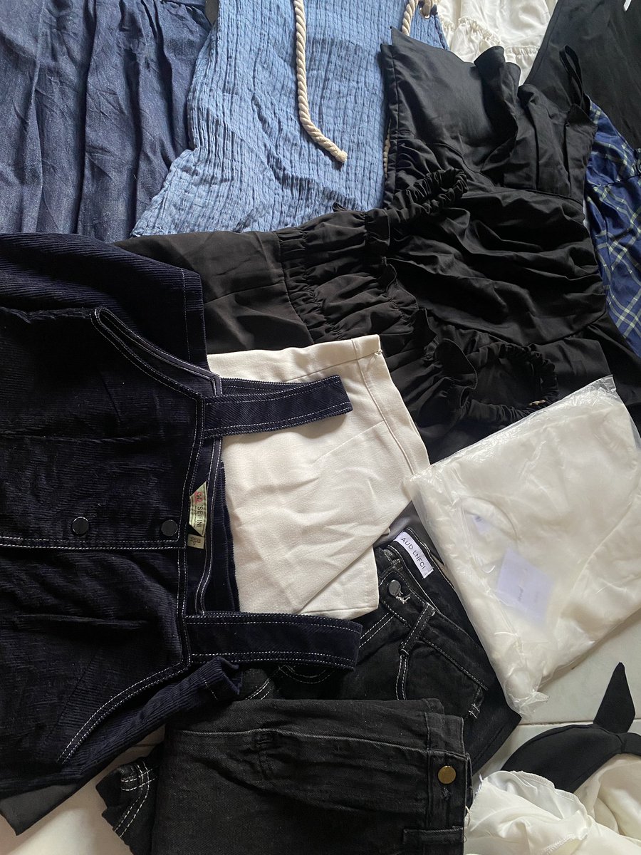 ୧˚  ส่งต่อเสื้อผ้าค้าบบ งานเดรส ราคาน่ารักก ˚ ❀   

🫧 เริ่มต้น 40 .- เท่านั้นน 🦋

📮 ค่าส่ง 50.- ปักรี ลด 10.-
#ส่งต่อเสื้อผ้า #ส่งต่อเสื้อผ้ามือสองสภาพดี #เสื้อผ้ามือสอง #โล๊ะตู้เสื้อผ้า #ส่งต่อเสื้อผ้า #เสื้อผ้าเกาหลี #ส่งต่อ #โล้ะตู้
