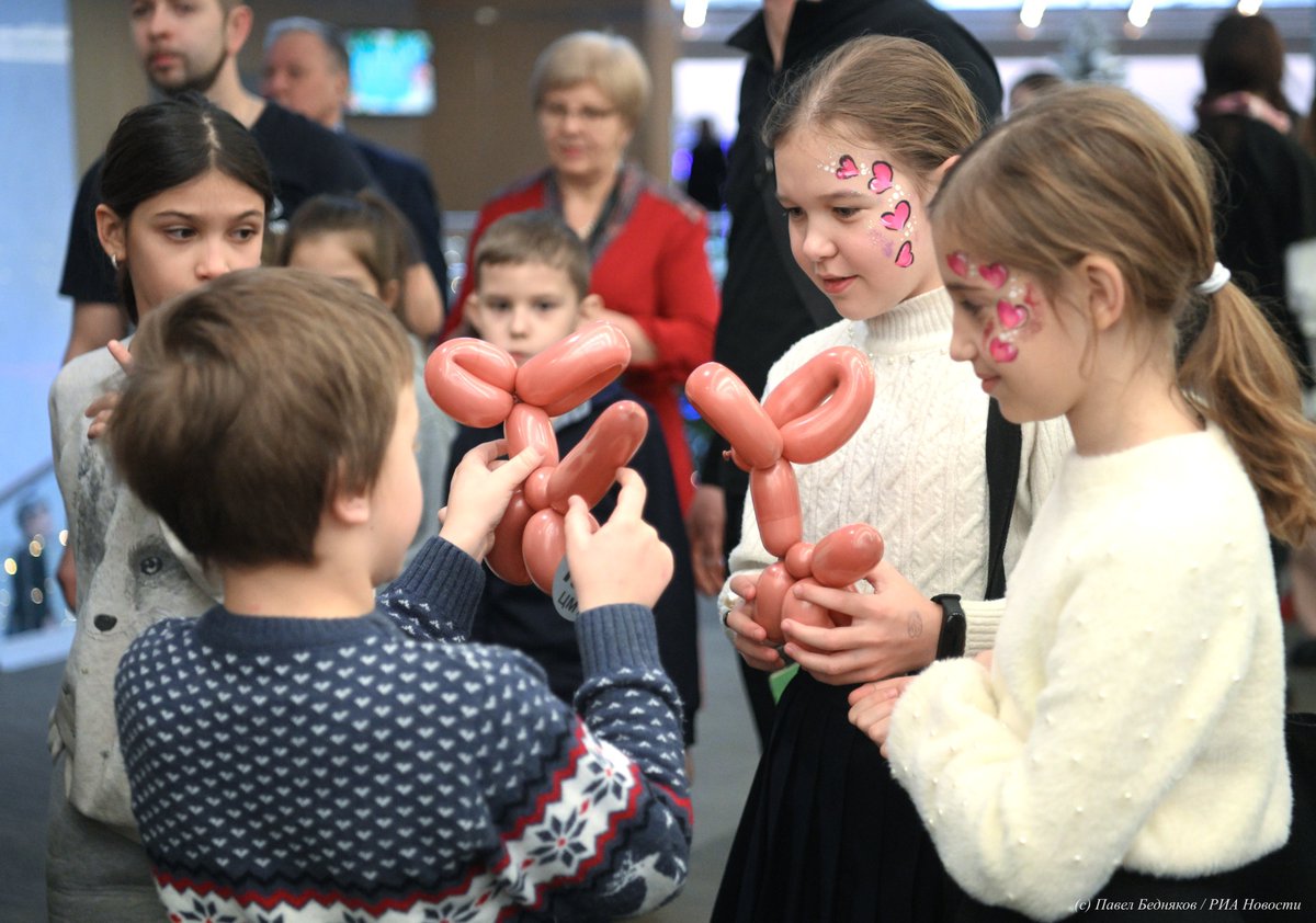 💬 #Zakharova: The West describes Russia’s efforts to rescue children from war-torn areas as 'abduction.' Meanwhile, Russia is making every effort not only to rescue the children from Ukrainian shelling, but also to reunite the separated families.