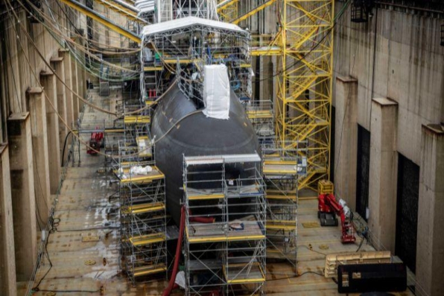 France's Third Barracuda Submarine Begins Nuclear Reactor Startup

defensemirror.com/news/36651/Fra…

#France #BarracudaSubmarine #SNA  #NuclearPropulsionReactor #Cherbourg #DirectorateGeneralofArmaments #CEA #NavalGroup #TechnicAtome #NuclearSafety #SeaTrials #Delivery