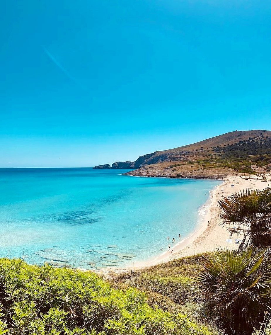 Vacation: next exit. Cala Mesquida ☀️ We share the magic of @giulsbaria #vacationmode #beachvibes #travelgram #islandlife #paradise #sunshine #oceanview #exploretheworld #vacationgoals @me
