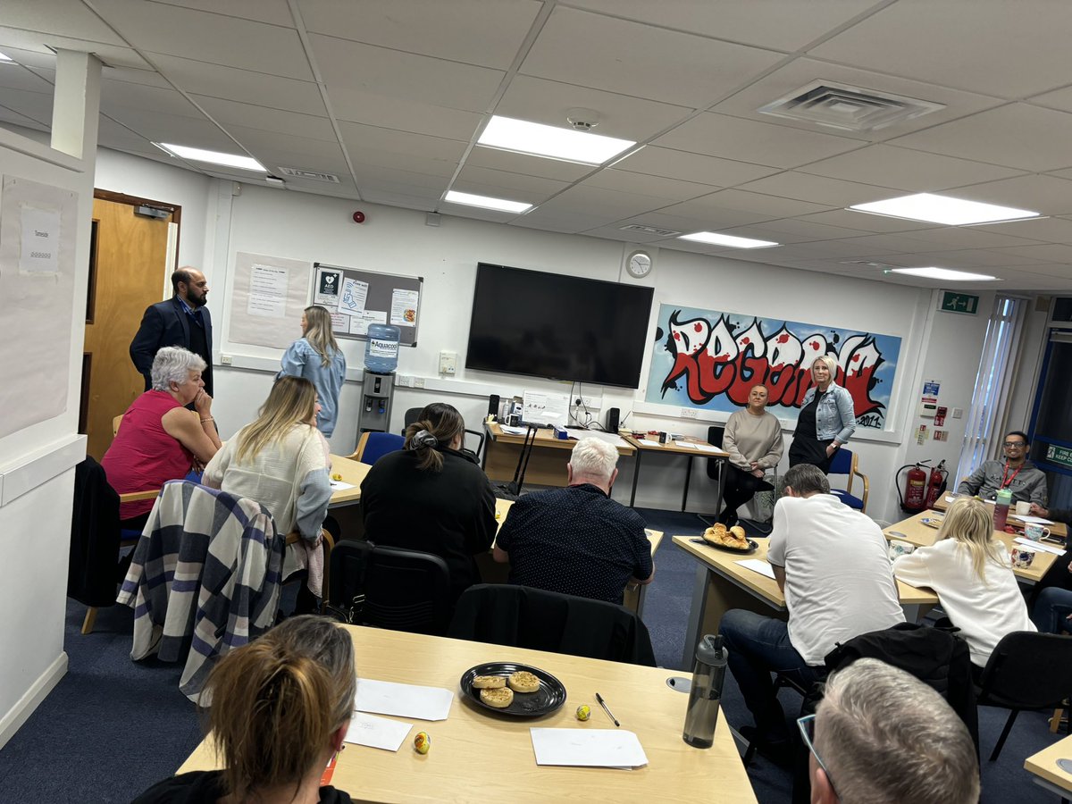 EMarsy75's tweet photo. Great to be out and about discussing how Support to Succeed can empower local residents to make a difference to their own lives. 
Thank you to @TheRegendaGroup 
we look forward to working in collaboration to achieve impact and make positive changes.
@AthenaMcr @GMhousing https://t.co/oVbnpLloLz
