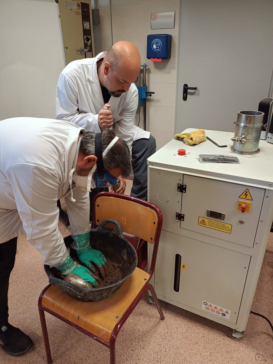 tenza_abril's tweet photo. Resultados muy interesantes del proyecto “Mejora y estabilización de suelos con nuevos materiales cementantes revalorizado residuos” (MESTA-CEM) con AGLOMERADOS LOS SERRANOS, PREFABRICADOS SAVAL y @dic_ua. Financiado por #FEDER y #RetoAVI https://t.co/WcwyX9BXpq