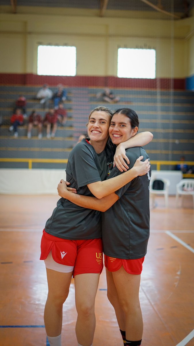 SADUSoficial's tweet photo. #CEU2024🏀| ¡A por el #bronce🥉! Nuestras chicas de la @unisevilla se juegan el tercer puesto del Campeonato de España universitario ante @La_UPM. ¡A por ellas, equipo! 

Marcador en directo 👉 https://t.co/QTT9ZHtWmo

#VamosUS #SomosUS https://t.co/DJZgao3WEB