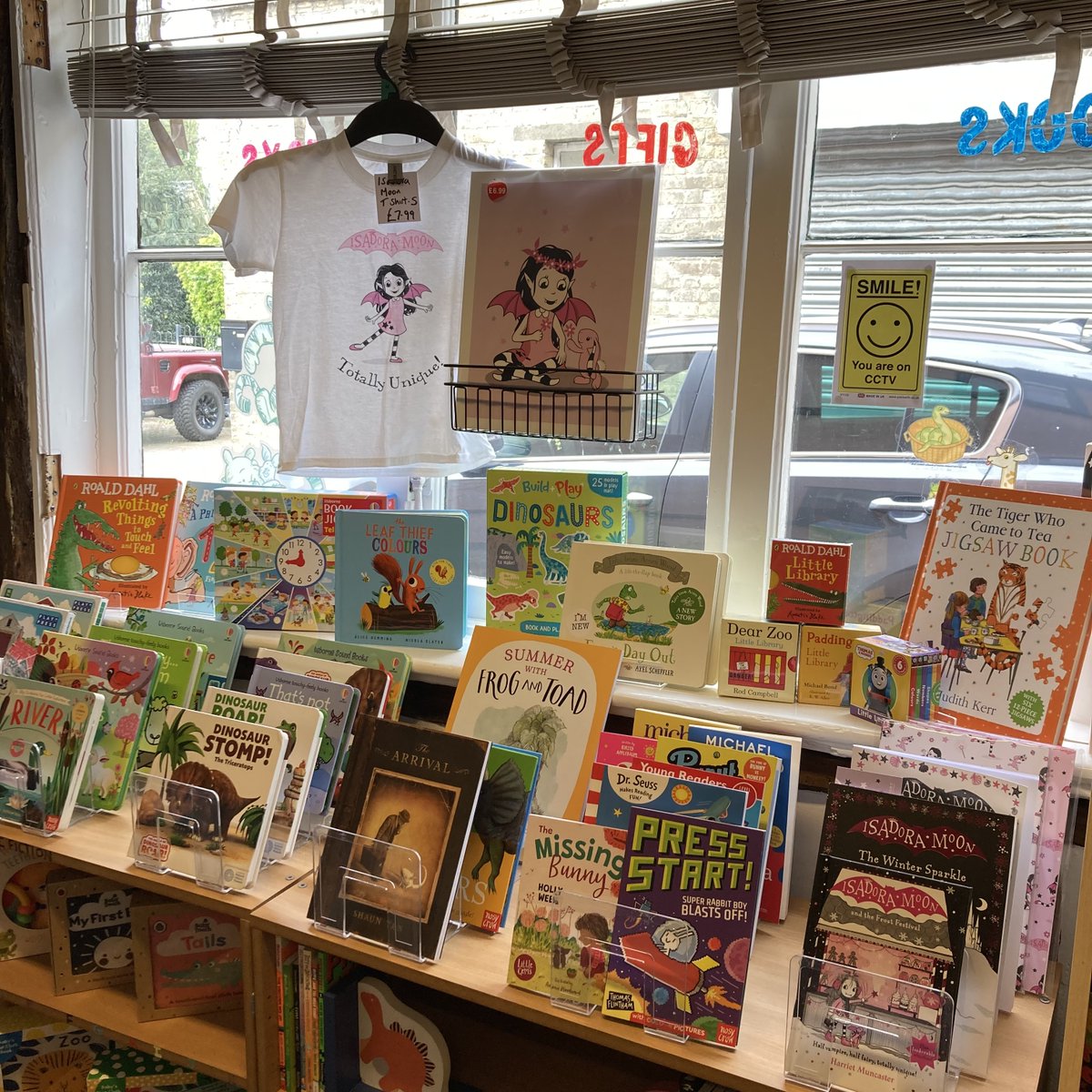 The Book Nook tweet media