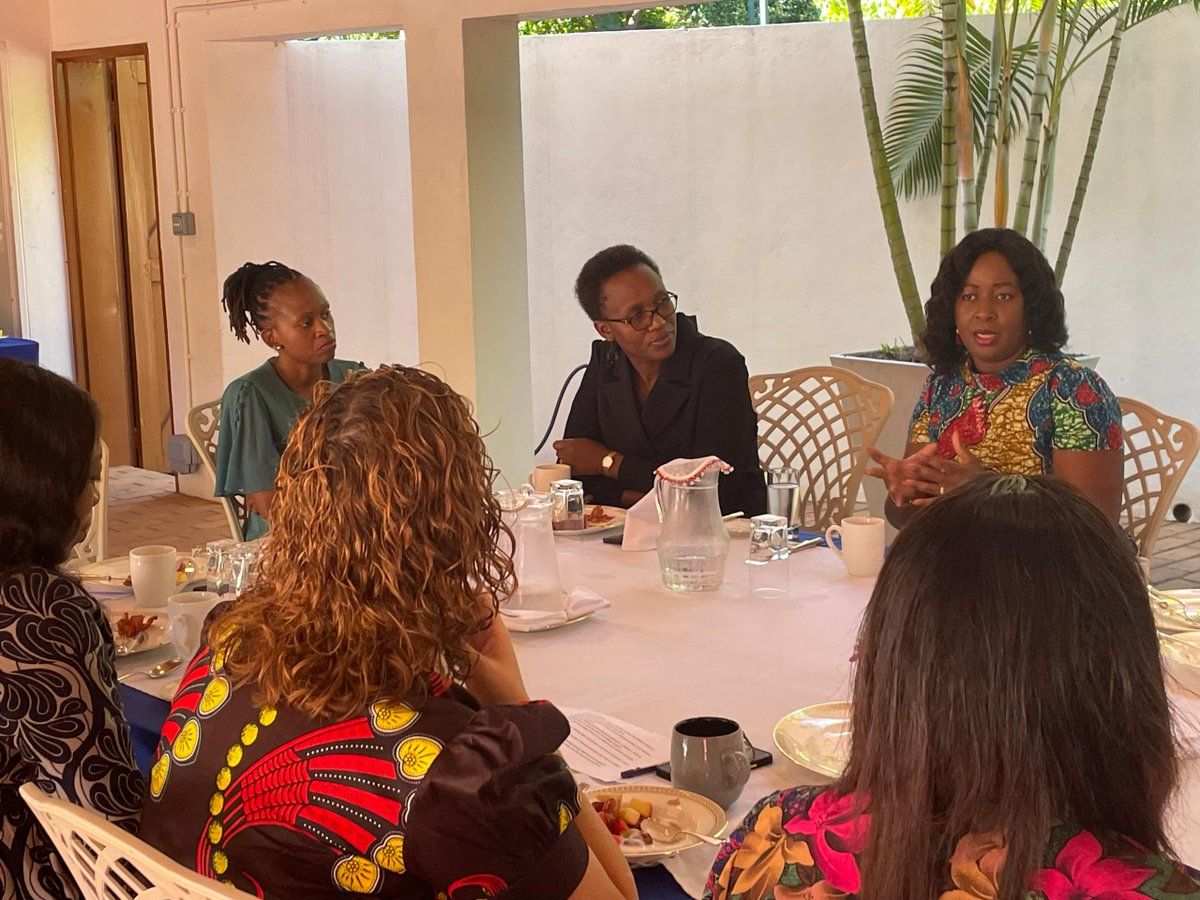 🇬🇧 High Commission brought together women leaders across a range of sectors in 🇲🇼 to celebrate success. We brought our appetites and energy to the table for a frank chat about challenges and opportunities. The future is bright when women lead! #WomenInPower