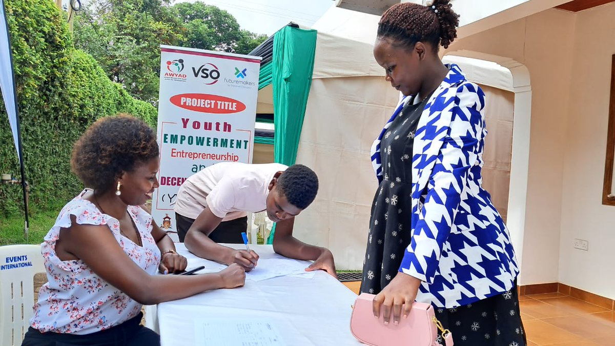 Today 87 youth under the Youth Empowerment Entrepreneurship for Decent Employment (YEEDE) project have officially graduated in various entrepreneurship skills. Bravo @VSO_Intl @AWAYD_UG @StanChartUGA for investing in the live hood of vulnerable youth.