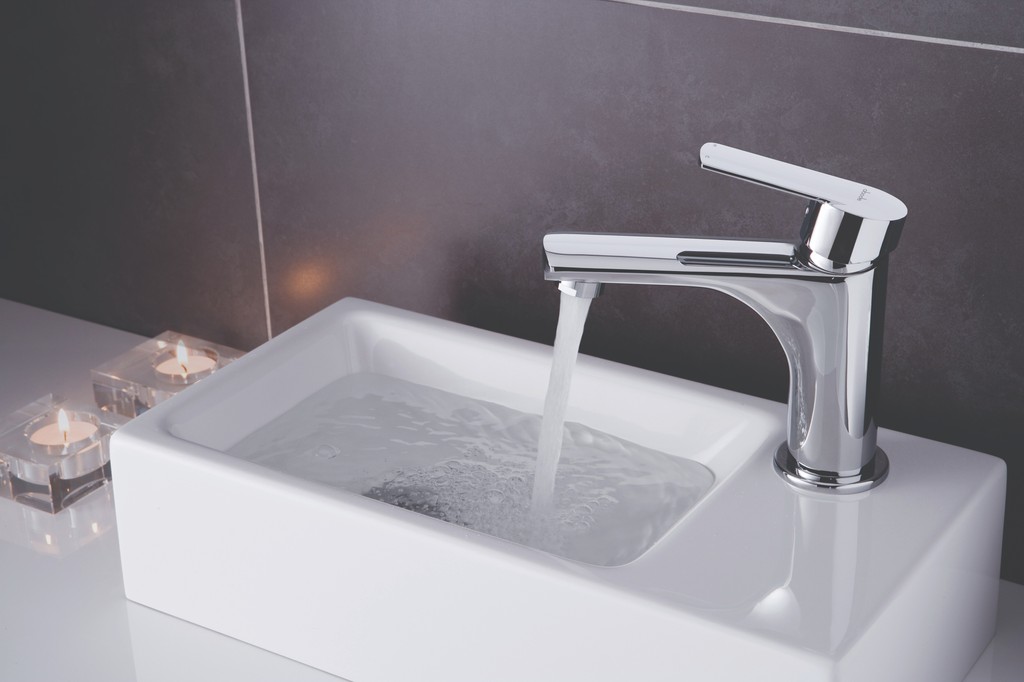 Small cloakroom? Don't worry as KBB Magazine #thesethreerooms show you just how micro can you go! Check out expert advice and product recommendations from our very own Paul Illingworth, just follow this link 🔗 thesethreerooms.com/bathrooms/smal… 📷 AB4140 Vedo Basin Monobloc Mixer by Abode