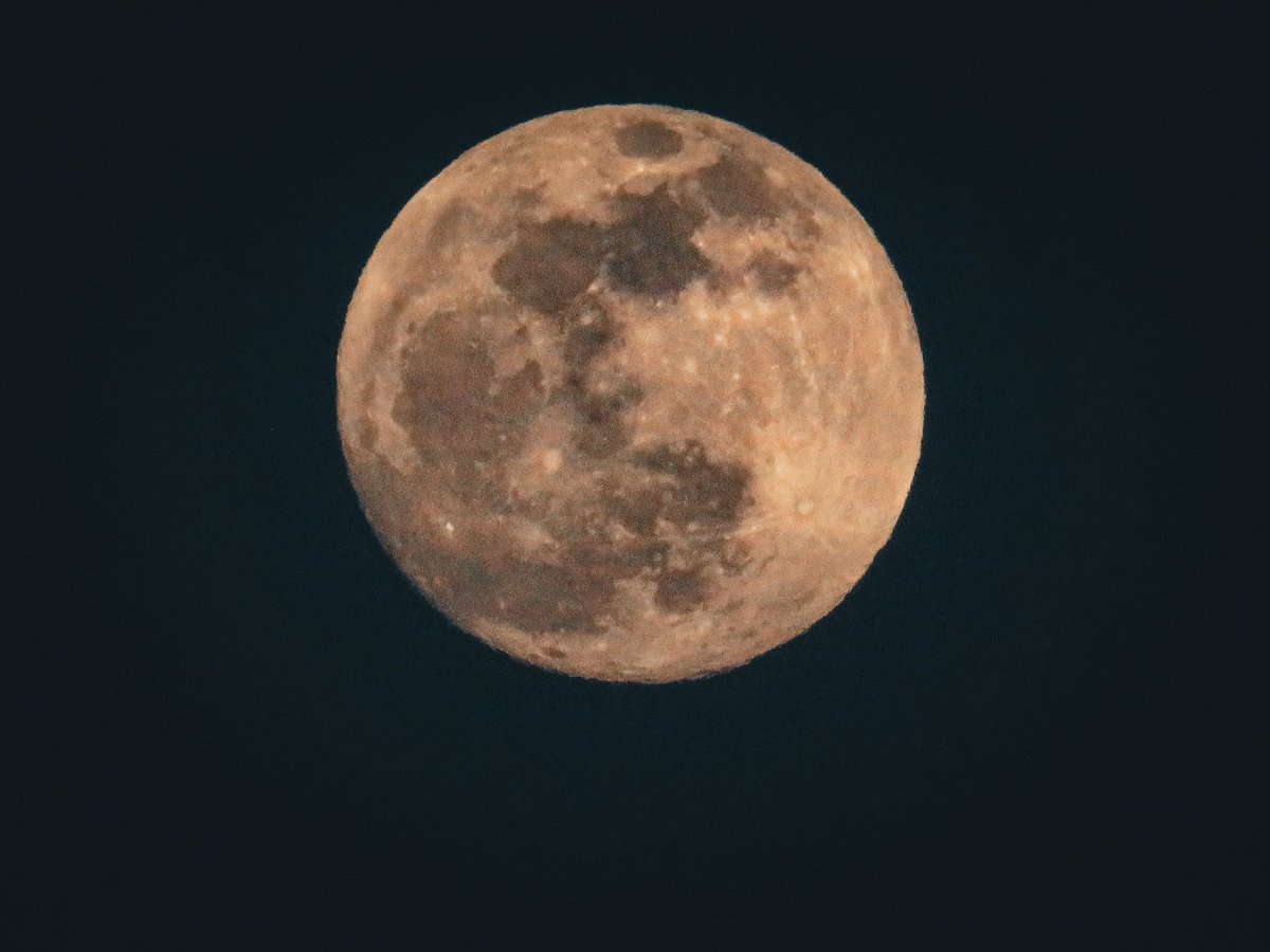 Pink Moon over Harold, KY @brobwx @PaigeWVLT @ericabivens @Kentuckyweather @cjwxguy56 @BobVanDillen @SpencerWeather @JoshFitzWx @FOX56News @nwsjacksonky @BobVanDillen @TWCChrisBruin @WSAZBrandon @BluegrassScenes @WKYT @weatherchannel @WeatherNation