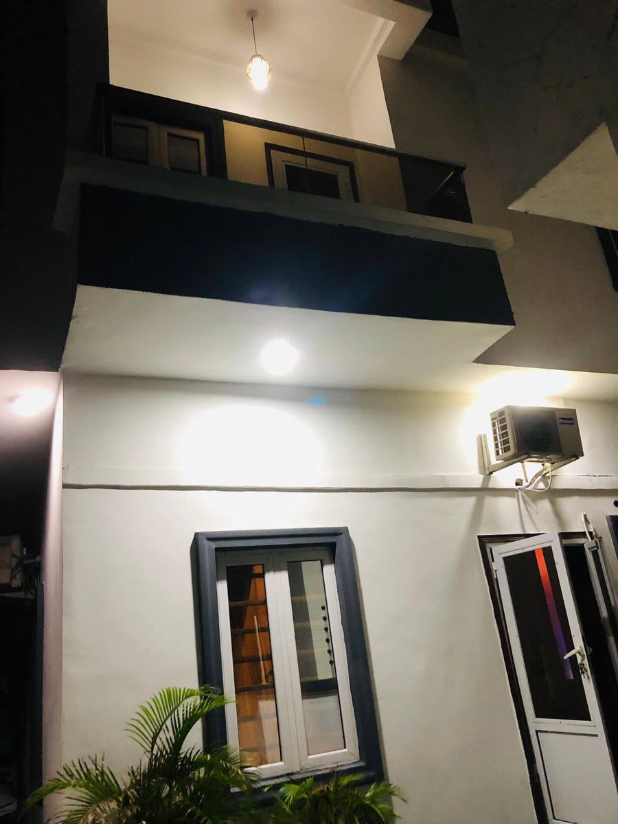 KingFtpFx's tweet photo. #XAUUSD paid the bills 

My first House 💙
A 4bed room Semi Detached Duplex in Lekki Nigeria. 

A boy from the Ghetto, someone that couldn’t eat one Square meal a day, work hard and no doubt God will reward you. 

I will pick 5 people today on the post I post and have posted today. 

10k each. 

More blues to the family 💙
