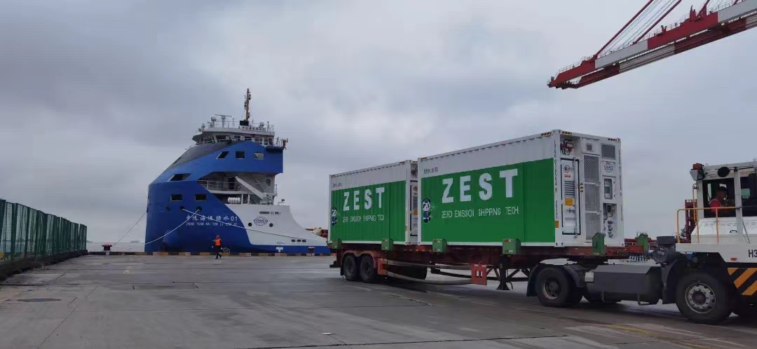 History in the making! The COSCO Shipping Green Water 01, the world's first 10,000-ton pure electric container ship, has completed its maiden voyage, docking at #Shanghai's Yangshan Port. #EcoLingang #SustainableShipping Read more: shorturl.at/lWXZ0