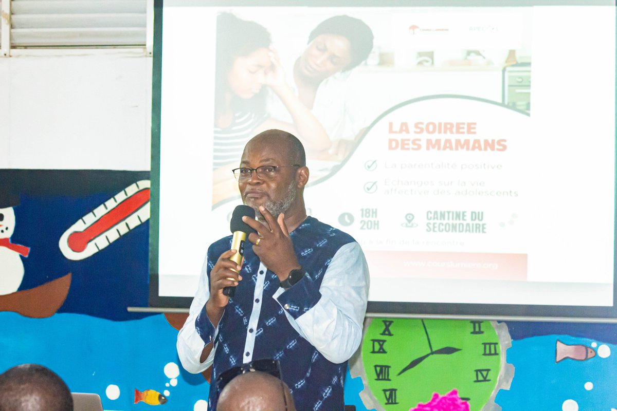 CoursLumiere's tweet image. Le #LICL a illuminé la soirée du 19 avril 2024 avec sa 2e édition de la « Soirée des Mamans ». Réunissant une centaine de mères, cet événement spécial a offert un espace unique pour partager réflexions et expériences autour de thèmes cruciaux pour la parentalité.
#Togo
#Thread
1⃣