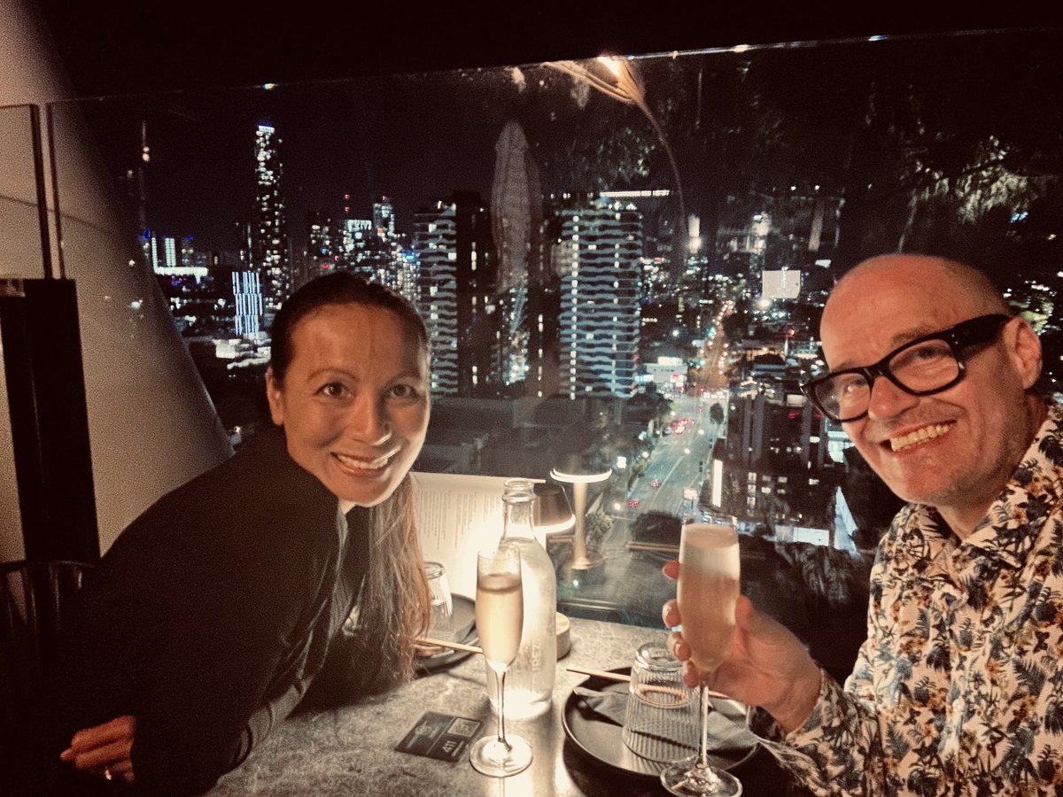 adambspencer's tweet image. I first met ⁦@TheDandyWarhols⁩ in 1997 with Courtney asleep in the corridor of ⁦@triplej⁩ because I’d taken too long to come to the door on a public holiday!

Tonight my wife and I sip champagne over the Brisbane CBD b4 seeing them ⁦@TheTivoliBris⁩

#KeepnItReal