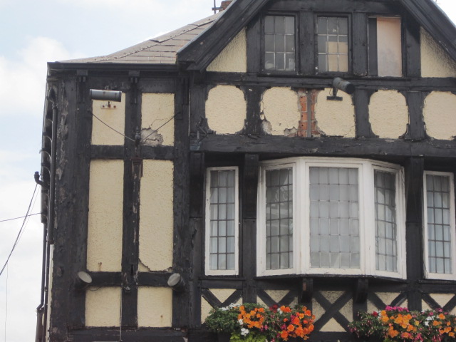 As the Beverley Road Townscape Heritage Scheme nears its end, we're looking back at some of the property restorations we've supported through grants along the way.
 
Here's some before & after photos of the Station Inn, a much loved historic pub on Beverley Road.

 #thankstoyou🤞