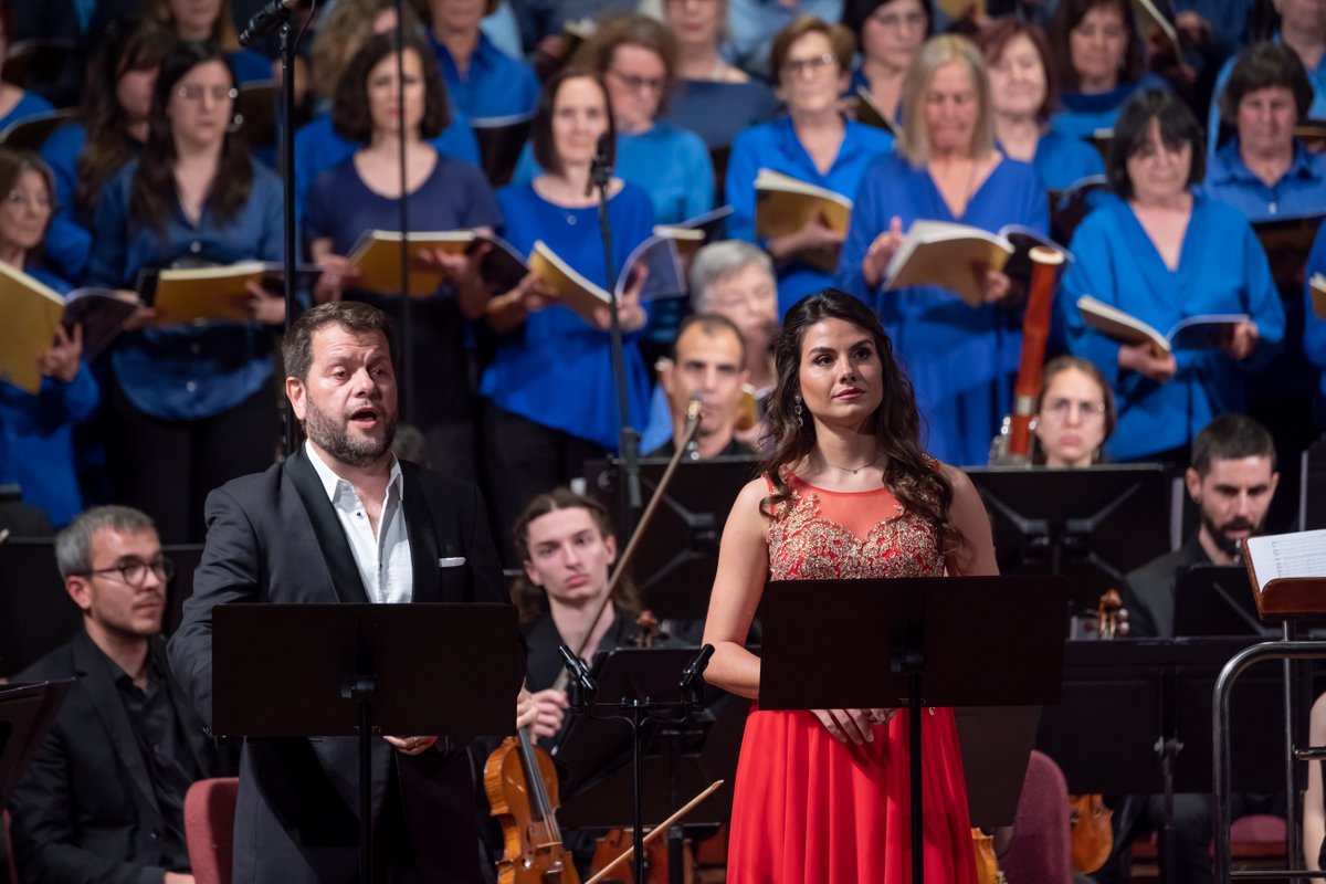JoanManen's tweet photo. Ahir vam gaudir d'un concert meravellós amb "Prop del Mar! Guimerà_Papasseit" al @palaumusicacat. El nombrosíssim públic assistent va escoltar amb atenció i molt interès magnífiques obres de Pujol, Manén, Morera, Toldrà i @boada_gerard.
Fotografies de Toni Bofill
#elsteusclàssics https://t.co/3LhIhehdK1
