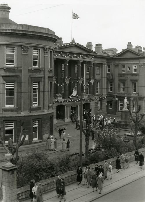 This #ThrowbackThursday is a picture of the old Hull Royal Infirmary! This photograph was actually taken in May 1957 in preparation for a Royal visit! Queen Elizabeth II was due to visit the hospital that same month